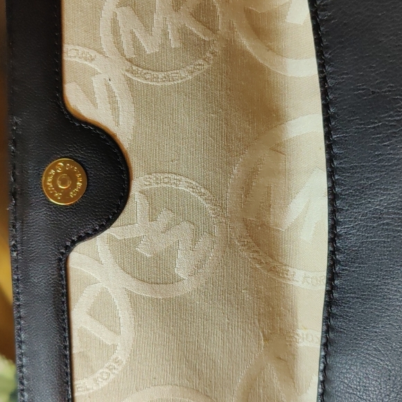 Michael Kors Clutch - Picture 4 of 8